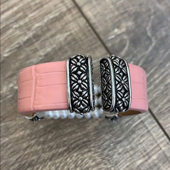 Honora Pearl Leather Cuff - Picture 3 of 6